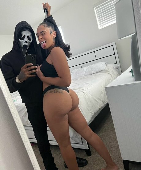 PrettiGiirls porn actress photo