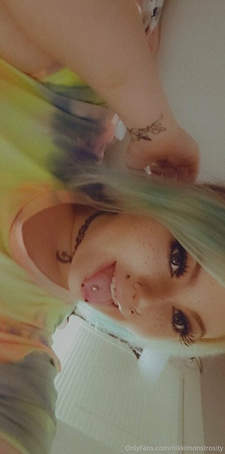 nikkimonstrosity model pornographic pictures