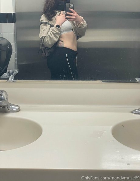 mandymuse69 star best picture