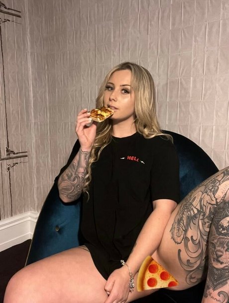 Niccis noots model hd pic