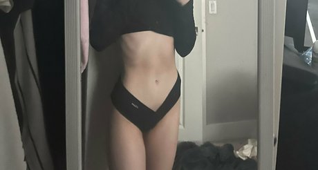 Brunettebhabie model xxx picture