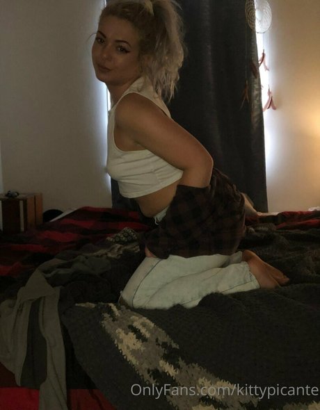 oliviathenorth pornographic actress pictures