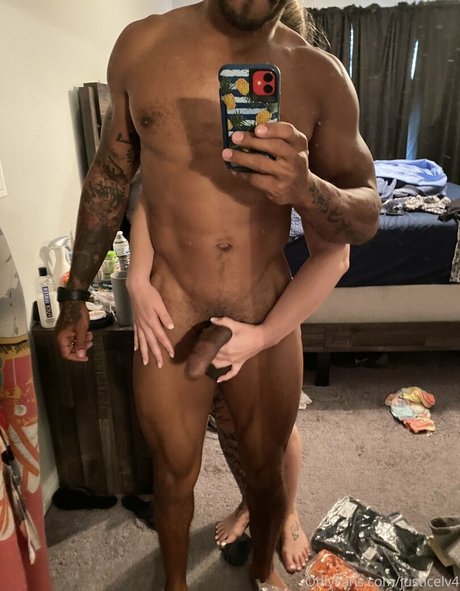 justicelv4 naked actress photo