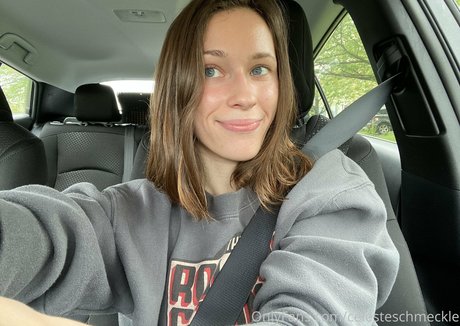 male onlyfans top image