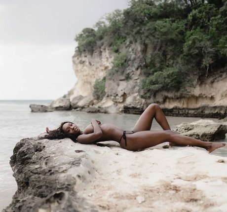 Mel Walls free model pic