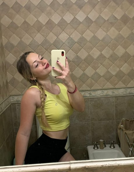 sofiasemine art model pic