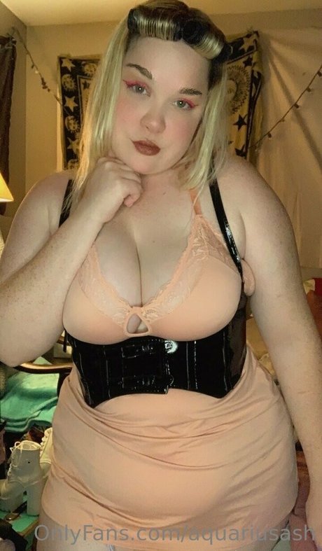 aquariusash hot star images