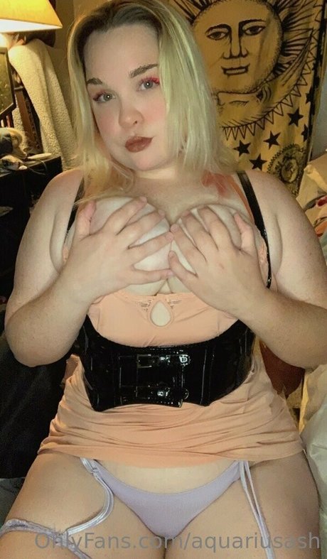 aquariusash porn actress photo