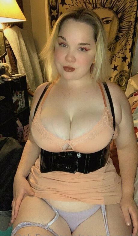 aquariusash naked actress picture