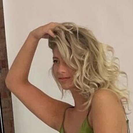 Mack Ryder model top archive