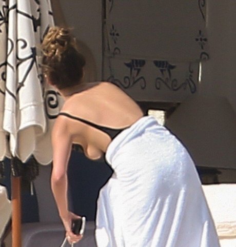 Chrissy Teigen nudes model galleries