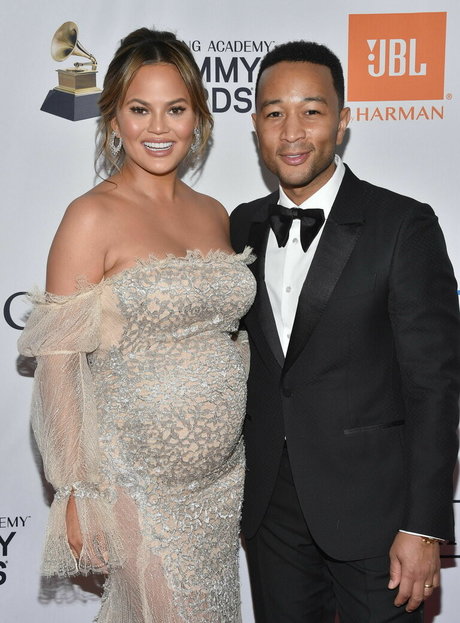 Chrissy Teigen sex star pics