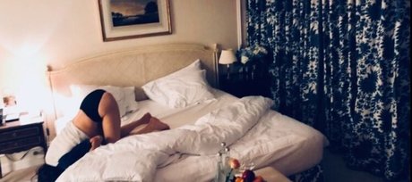 Shailene Woodley star art pic