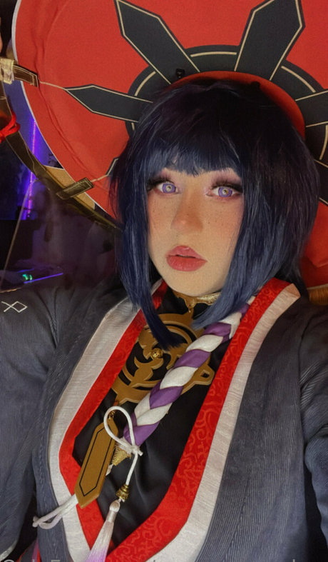 averagecosplays perfect model picture