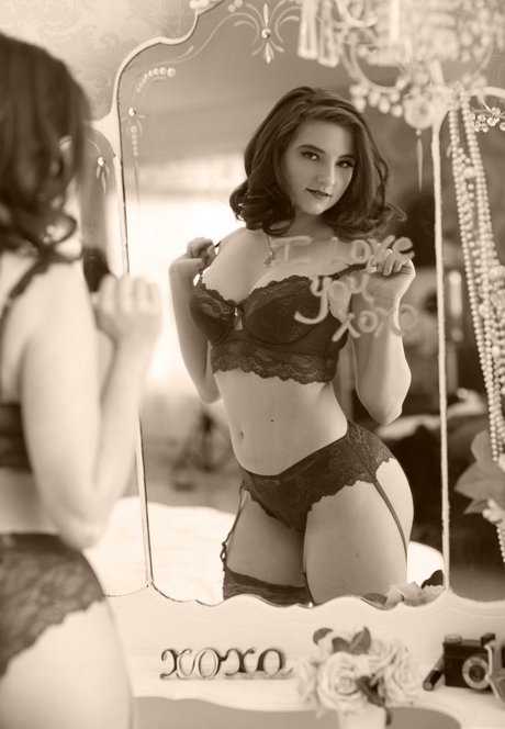 AftynRose xxx pornstar gallery