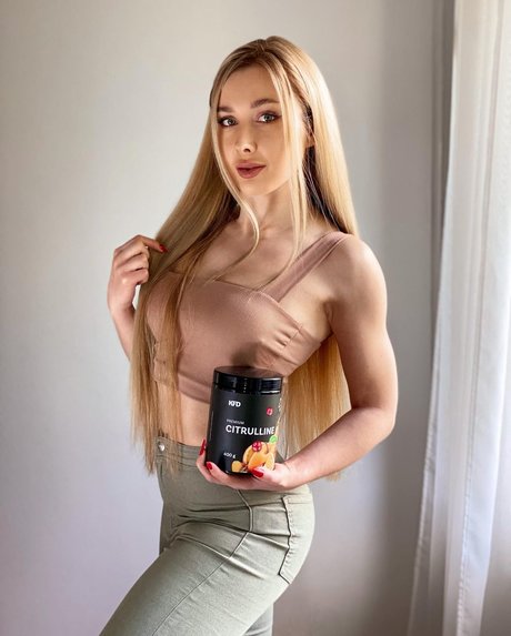 Tofje actress gallery