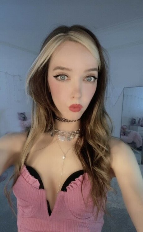 Holly Rosi Asmr star sexy picture