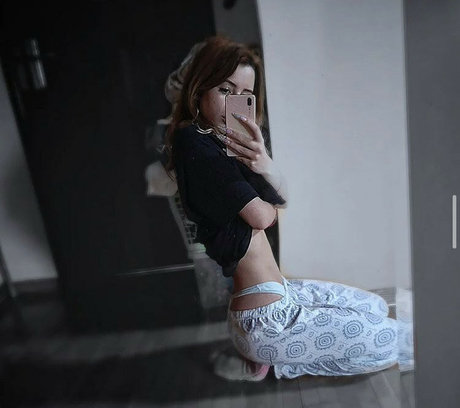 lucky lexi exclusive actress photo