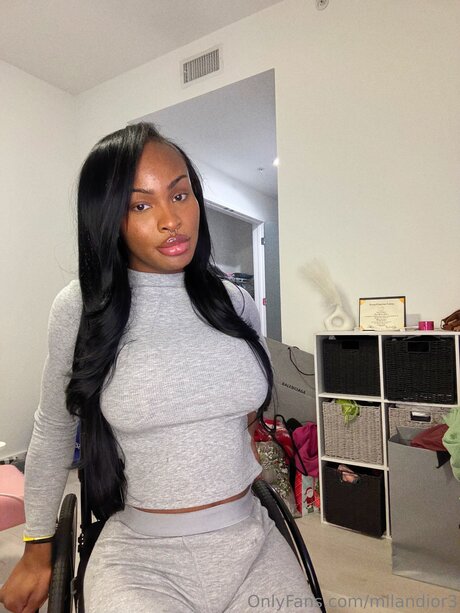 milandior3 porn model picture