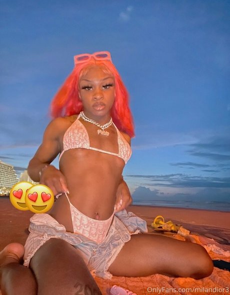 milandior3 model naked pic