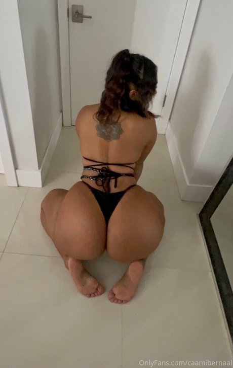 caamibernaal model top images