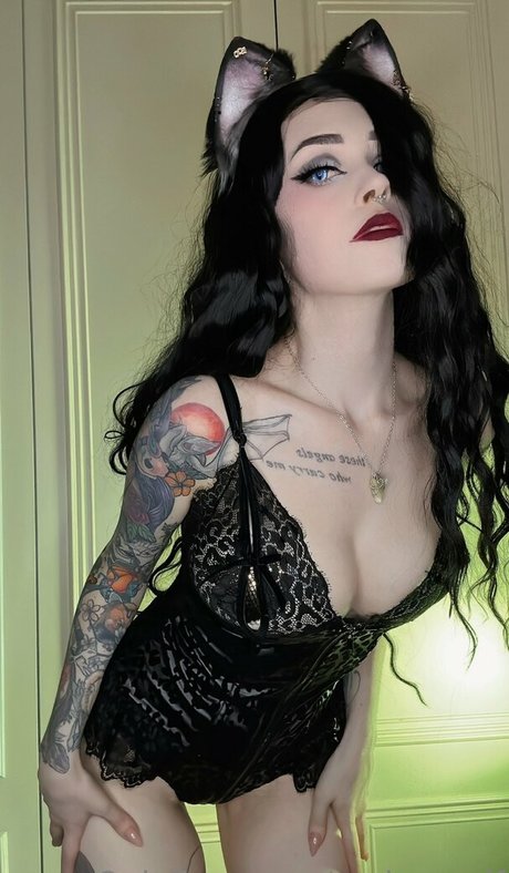 lips onlyfans adult image