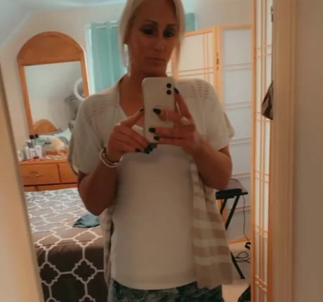 babe brunette onlyfans xxx pics