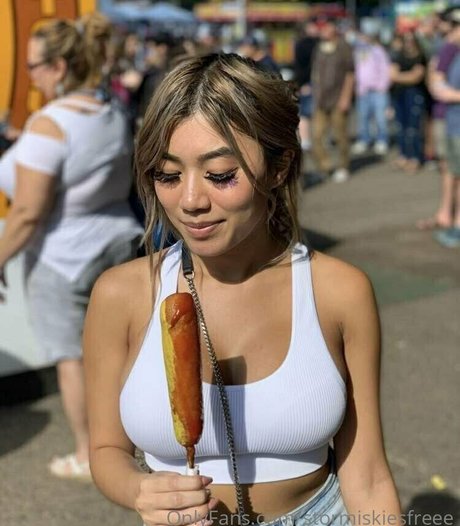 stormiskiesfreee perfect star archive