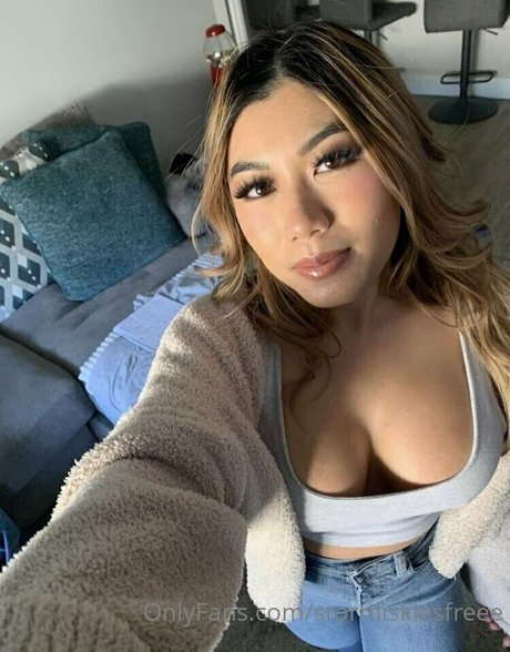 stormiskiesfreee pornstar top photo