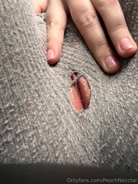 peachnecctar best model pic