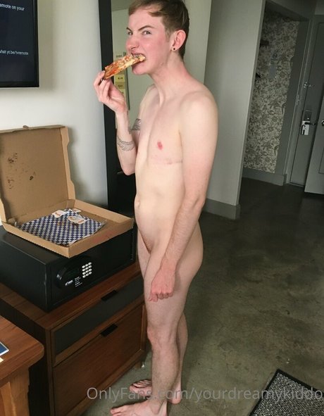 yourdreamykiddo nudes model photo