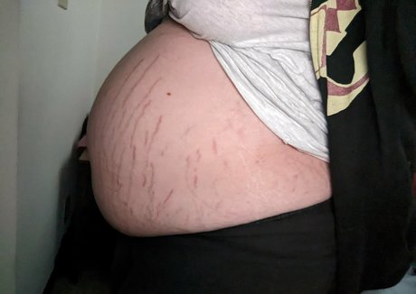 iklutzy nudes model images