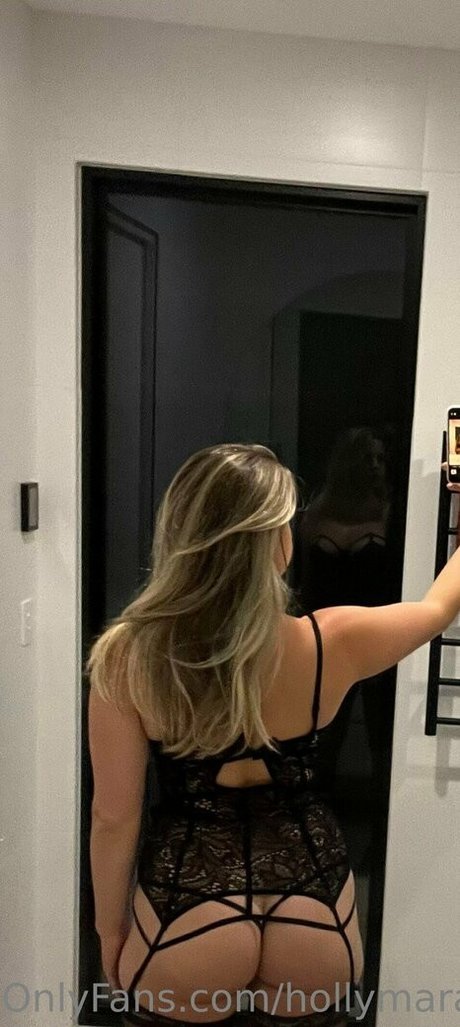 hollymara naked model img