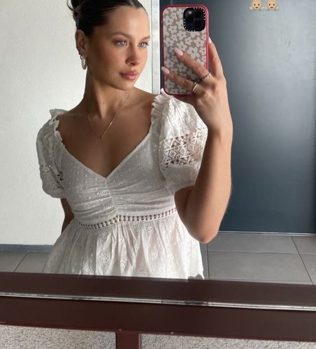 Natasha Bure model nude pics