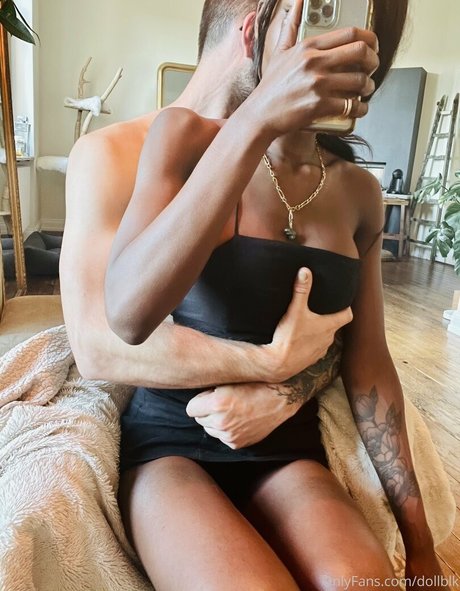 dollblk model high quality picture