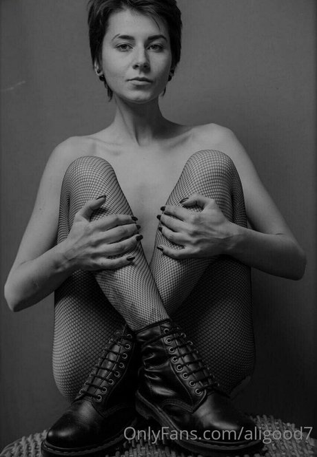 aligood7 model naked pictures
