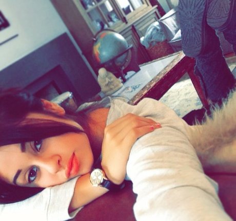 Yvette Monreal model top pic