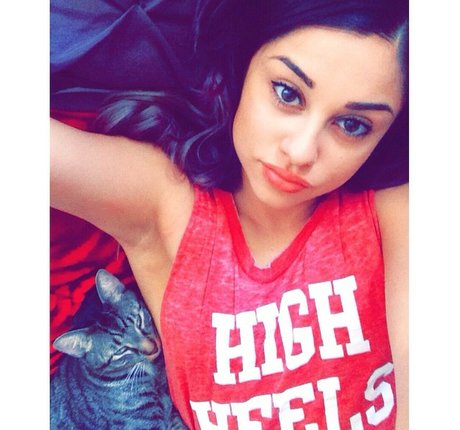 Yvette Monreal top model pics