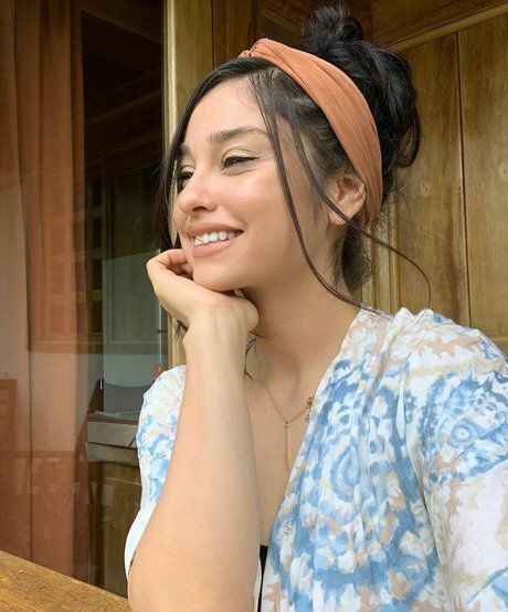 Yvette Monreal best actress pics