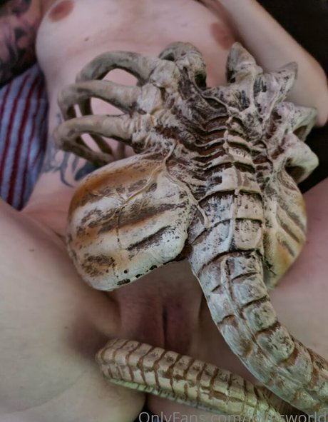 joliesworld naked star pics