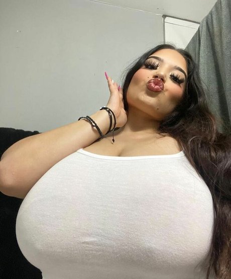 Dezerai Angel nude star pictures