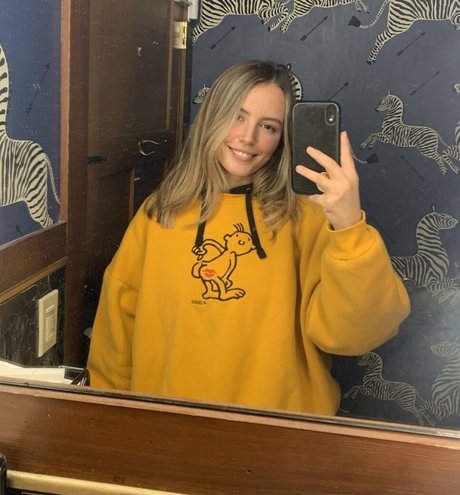 BlowMeNaomi pornstar sexy pic