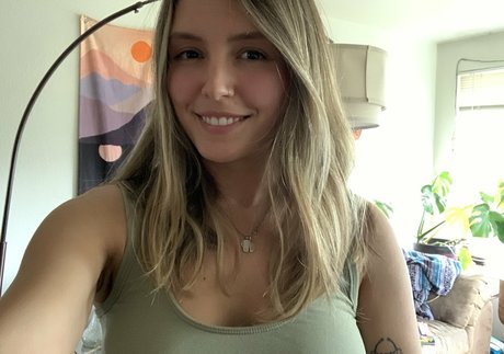 BlowMeNaomi sex pornstar archive