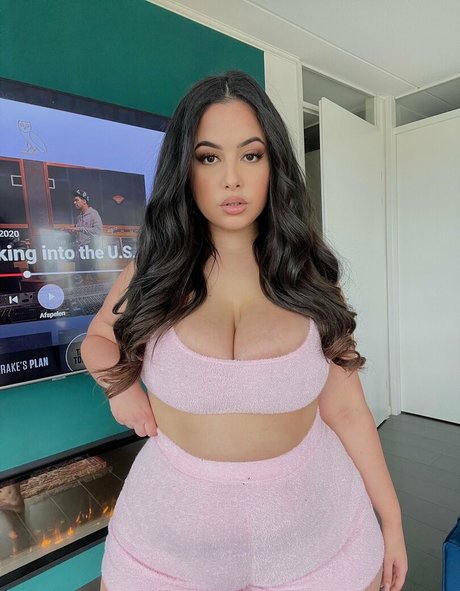 zinahadid pornstar hd gallery