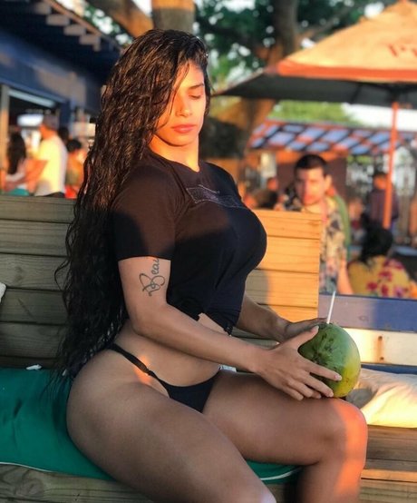 Linda De Morrer hot model images