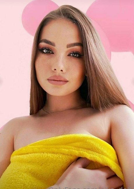 nika delf hot actress pictures