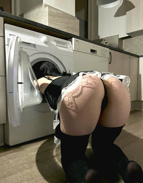 juletalis nude model img