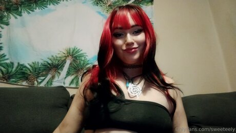 sweeteely hot actress pics