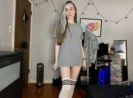 skysfreepage sexy pornstar photos