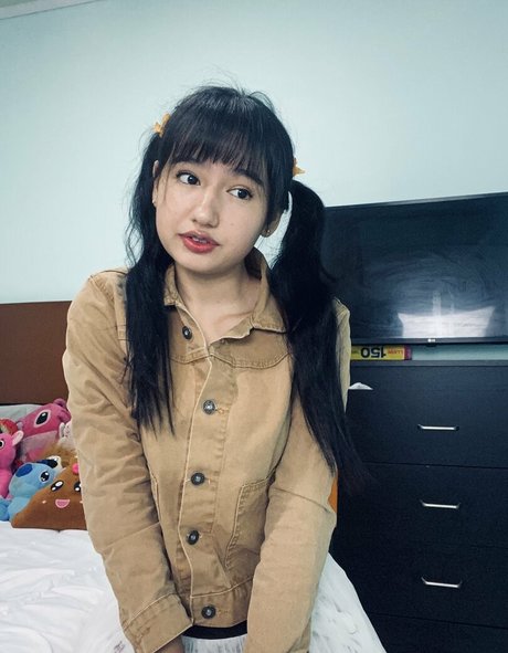 ooficialanie art model images